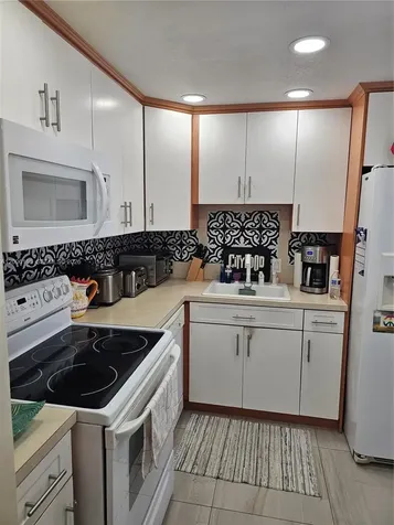 20500 W Country Club Drive Aventura FL 33180