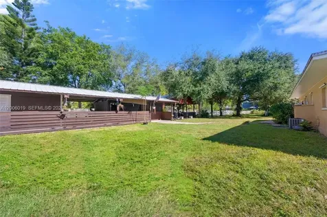 4001 SW 73rd Avenue Davie FL 33314