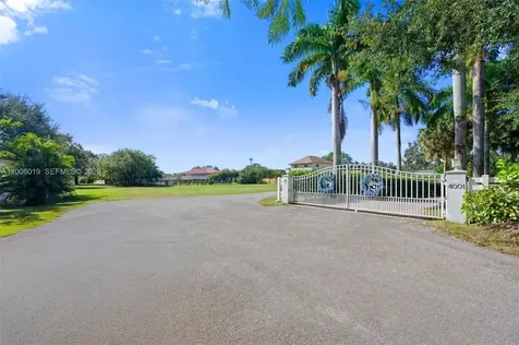 4001 SW 73rd Avenue Davie FL 33314