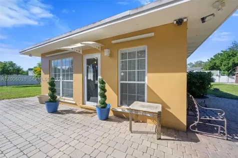 4001 SW 73rd Avenue Davie FL 33314