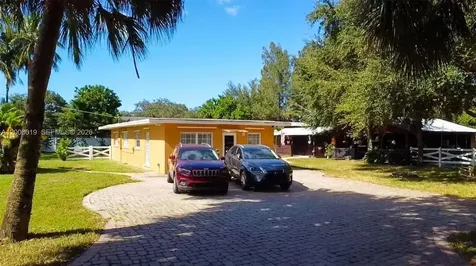 4001 SW 73rd Avenue Davie FL 33314