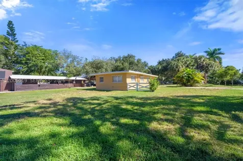 4001 SW 73rd Avenue Davie FL 33314