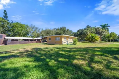 4001 SW 73rd Avenue Davie FL 33314