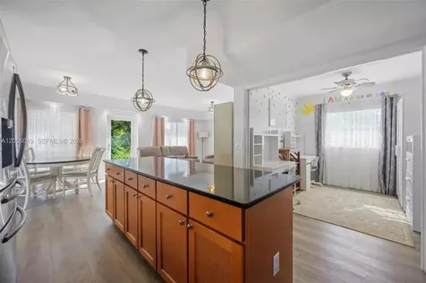 4001 SW 73rd Avenue Davie FL 33314