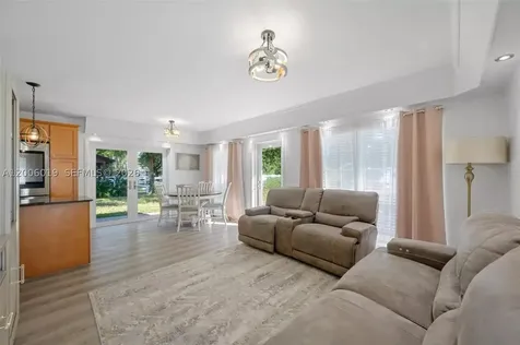 4001 SW 73rd Avenue Davie FL 33314