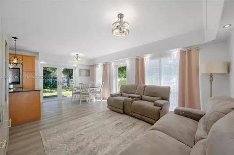 4001 SW 73rd Avenue Davie FL 33314