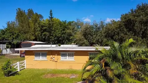 4001 SW 73rd Avenue Davie FL 33314