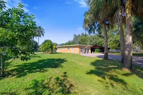4001 SW 73rd Avenue Davie FL 33314