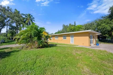 4001 SW 73rd Avenue Davie FL 33314