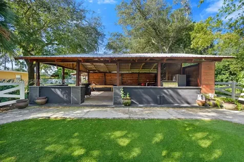 4001 SW 73rd Avenue Davie FL 33314
