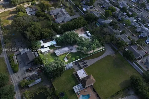 4001 SW 73rd Avenue Davie FL 33314