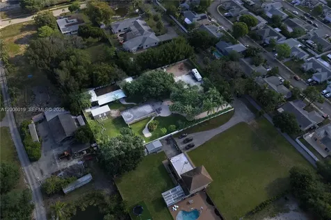 4001 SW 73rd Avenue Davie FL 33314