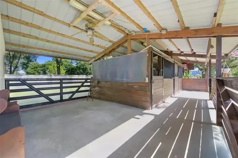 4001 SW 73rd Avenue Davie FL 33314