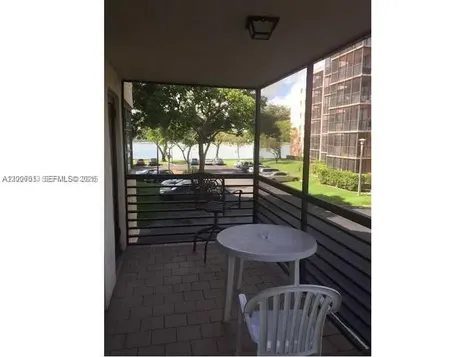 20840 San Simeon Way Miami FL 33179