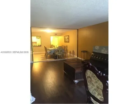 20840 San Simeon Way Miami FL 33179