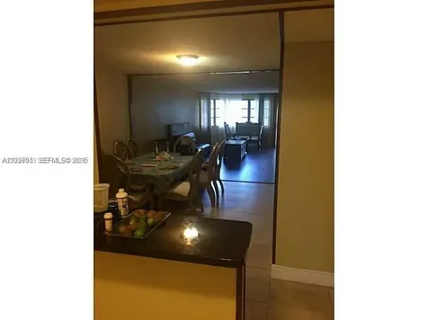 20840 San Simeon Way Miami FL 33179