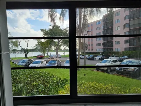 20840 San Simeon Way Miami FL 33179