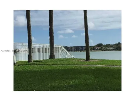 20840 San Simeon Way Miami FL 33179