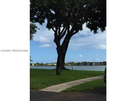 20840 San Simeon Way Miami FL 33179