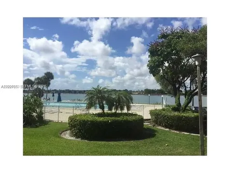 20840 San Simeon Way Miami FL 33179