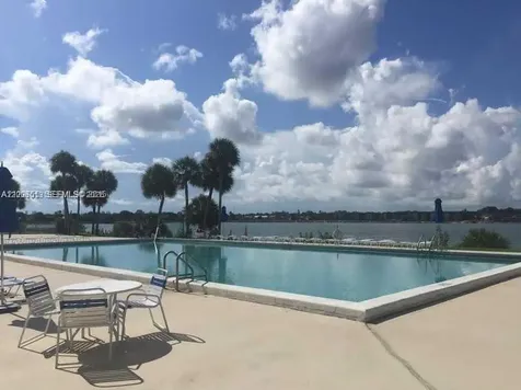 20840 San Simeon Way Miami FL 33179