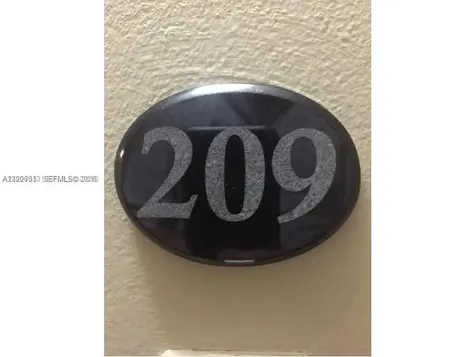 20840 San Simeon Way Miami FL 33179