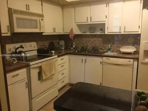 20840 San Simeon Way Miami FL 33179