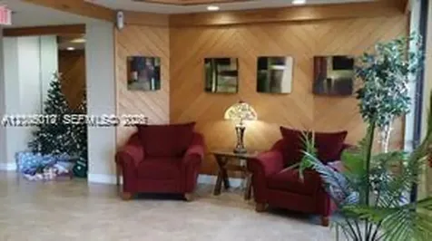 20840 San Simeon Way Miami FL 33179