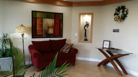 20840 San Simeon Way Miami FL 33179