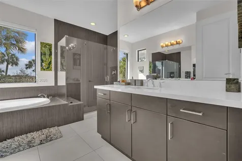 865 SW 113th Lane Pembroke Pines FL 33025