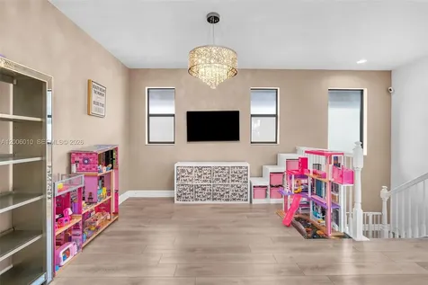 865 SW 113th Lane Pembroke Pines FL 33025