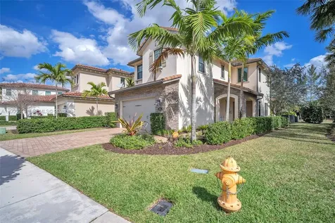 865 SW 113th Lane Pembroke Pines FL 33025
