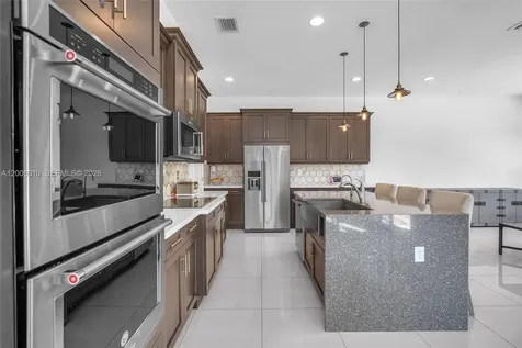 865 SW 113th Lane Pembroke Pines FL 33025