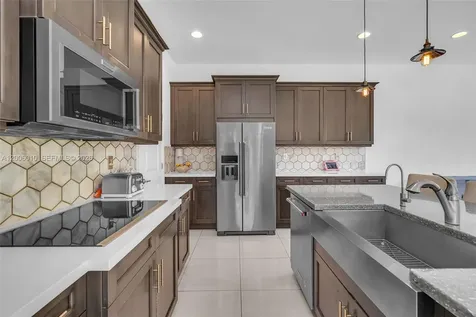 865 SW 113th Lane Pembroke Pines FL 33025