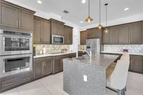 865 SW 113th Lane Pembroke Pines FL 33025
