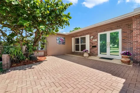 9321 SW 104th Court Miami FL 33176