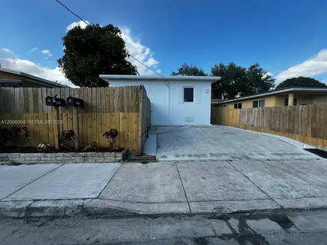 2041 NW 2nd Street Miami FL 33125