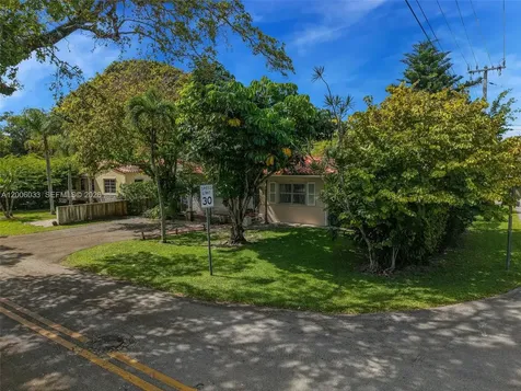 4401 SW 16th Street Miami FL 33134