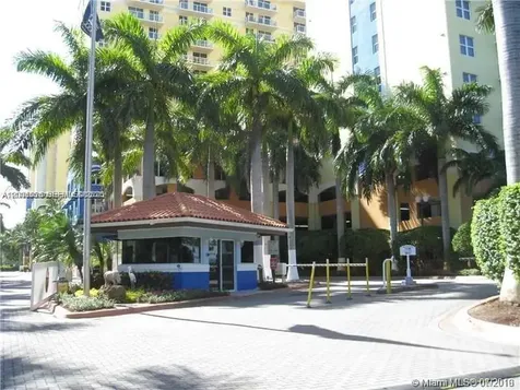 5091 NW 7th Street Miami FL 33126