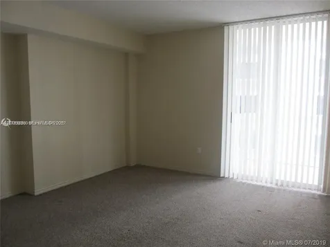 5091 NW 7th Street Miami FL 33126