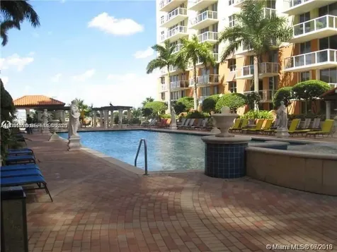 5091 NW 7th Street Miami FL 33126