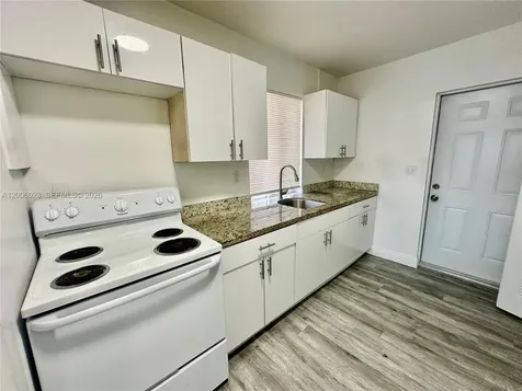 1095 NE 149th Street Miami FL 33161
