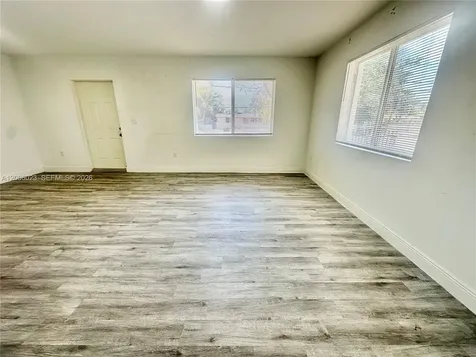 1095 NE 149th Street Miami FL 33161