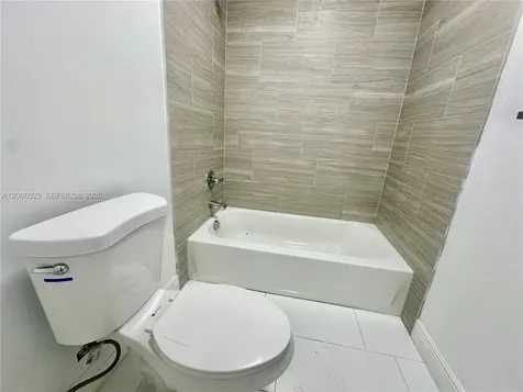 1095 NE 149th Street Miami FL 33161