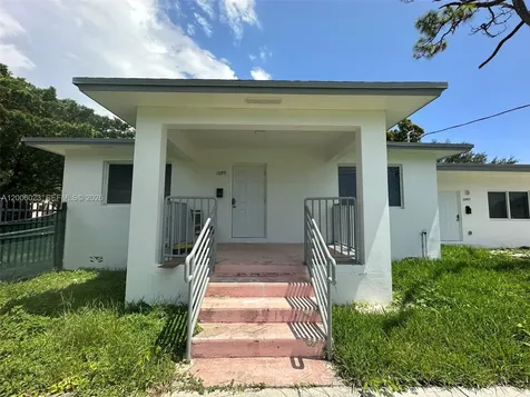 1095 NE 149th Street Miami FL 33161