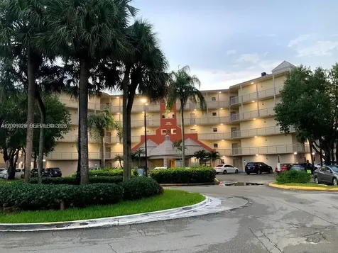 8290 Lake Drive Doral FL 33166