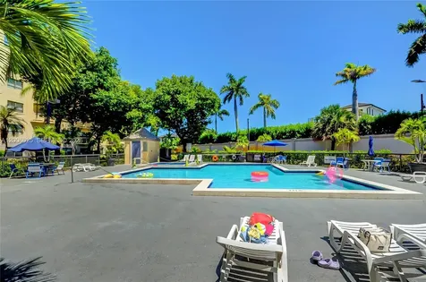 8290 Lake Drive Doral FL 33166