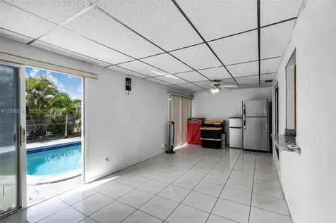 6534 NW 2nd Street Margate FL 33063