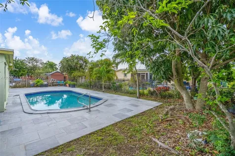 6534 NW 2nd Street Margate FL 33063