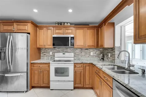 6534 NW 2nd Street Margate FL 33063